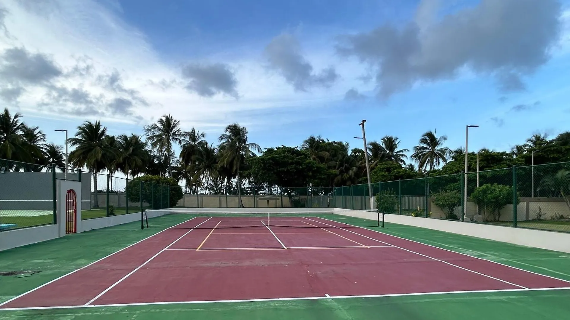 Luquillo Beach & Ocean Breeze 0*,